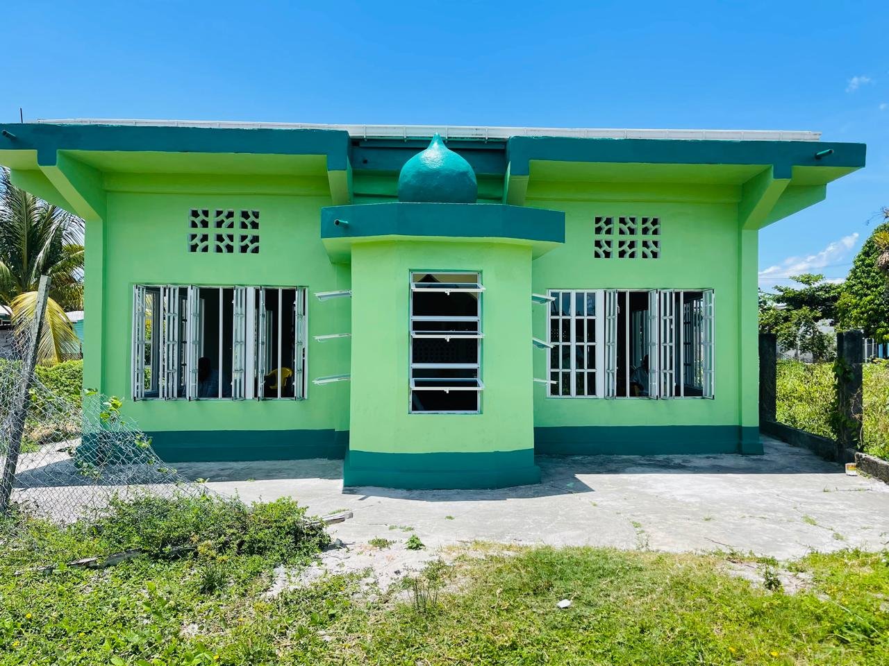 Bagotville Masjid Exterior (Light Theme)